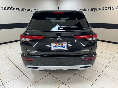 Used 2024 Mitsubishi Outlander 4WD Plug-In Hybrid image 5