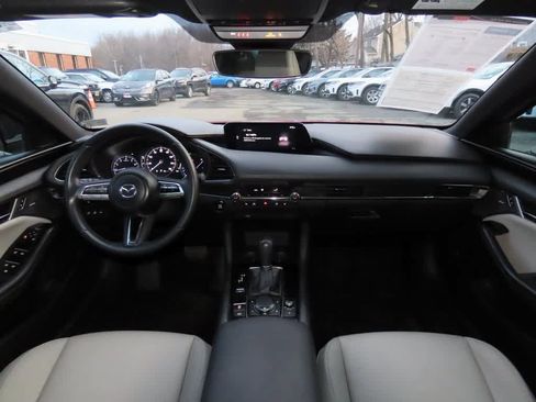 Used 2020 MAZDA MAZDA3 Hatchback w/ Preferred Package image 18