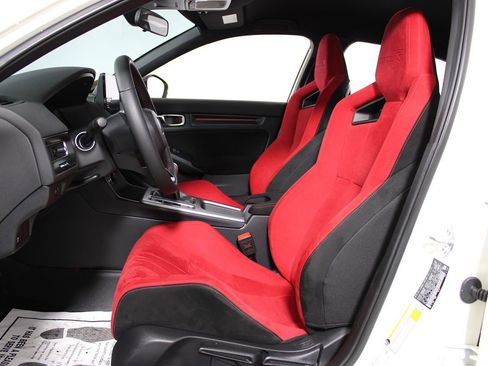 Used 2025 Honda Civic Type R image 9