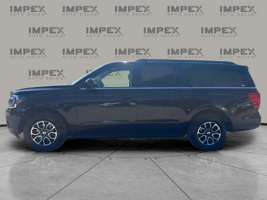 Used 2024 Ford Expedition Max XLT AWD/4WD image 2
