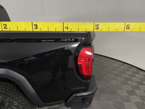 New 2025 GMC Canyon Elevation w/ Convenience Package image 9