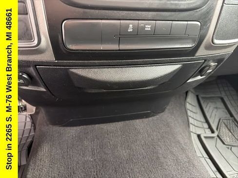 Used 2017 RAM 1500 Express AWD/4WD image 19