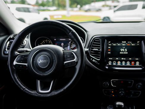 Used 2019 Jeep Compass Limited AWD/4WD image 6