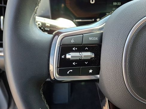 Certified 2025 Kia Sorento S image 22