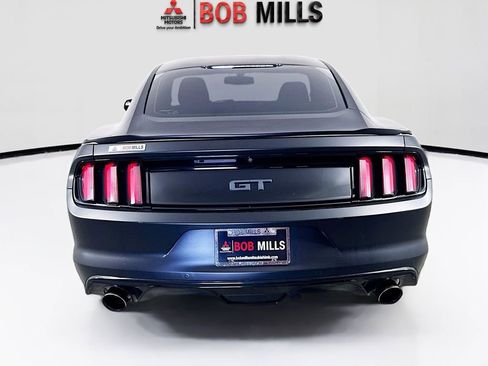 Used 2017 Ford Mustang GT RWD image 6