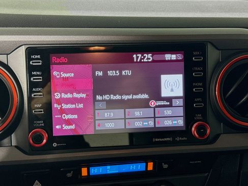 Certified 2022 Toyota Tacoma TRD Off-Road w/ TRD Premium Off Road Package image 14