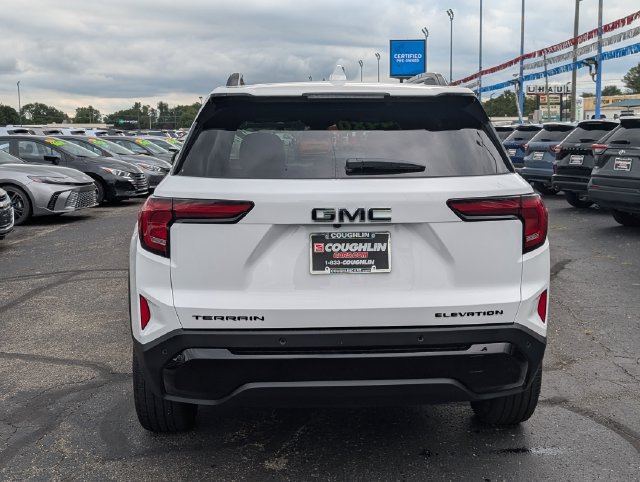 Used 2027 GMC Terrain Elevation w/ Black Edition FWD image 6