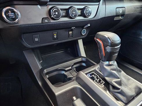 Used 2016 Toyota Tacoma TRD Off-Road image 15