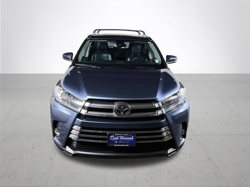 Used 2019 Toyota Highlander Limited AWD/4WD image 3