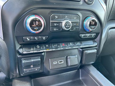 Used 2021 GMC Sierra 1500 SLT w/ SLT Premium Package AWD/4WD image 23