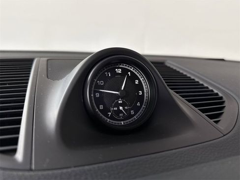 Certified 2025 Porsche Macan image 29