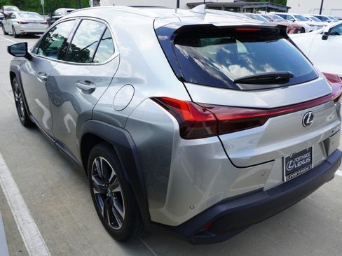 Certified 2020 Lexus UX 200 w/ Premium Package image 7