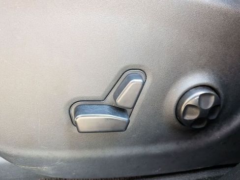 Used 2018 Jeep Cherokee Overland image 13