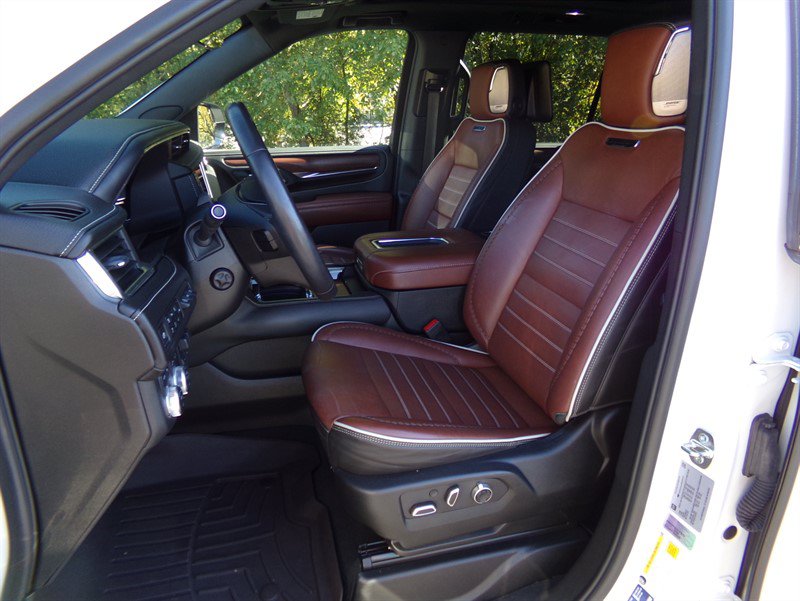 Used 2024 GMC Yukon XL Denali Ultimate AWD/4WD image 21