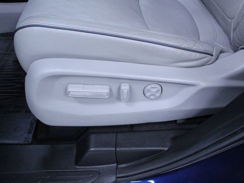 Used 2023 Honda Odyssey Elite image 16