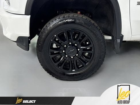 Used 2022 Chevrolet Silverado 3500 High Country w/ Technology Package AWD/4WD image 35