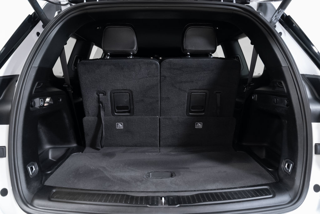 Used 2023 Jeep Grand Cherokee L Laredo RWD image 40