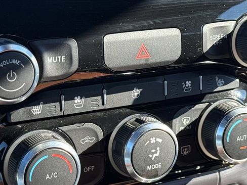 Used 2022 RAM 1500 Limited w/ Body Color Bumper Group image 29