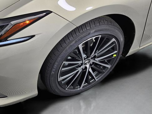New 2025 Lexus ES 350 w/ Premium Package image 11