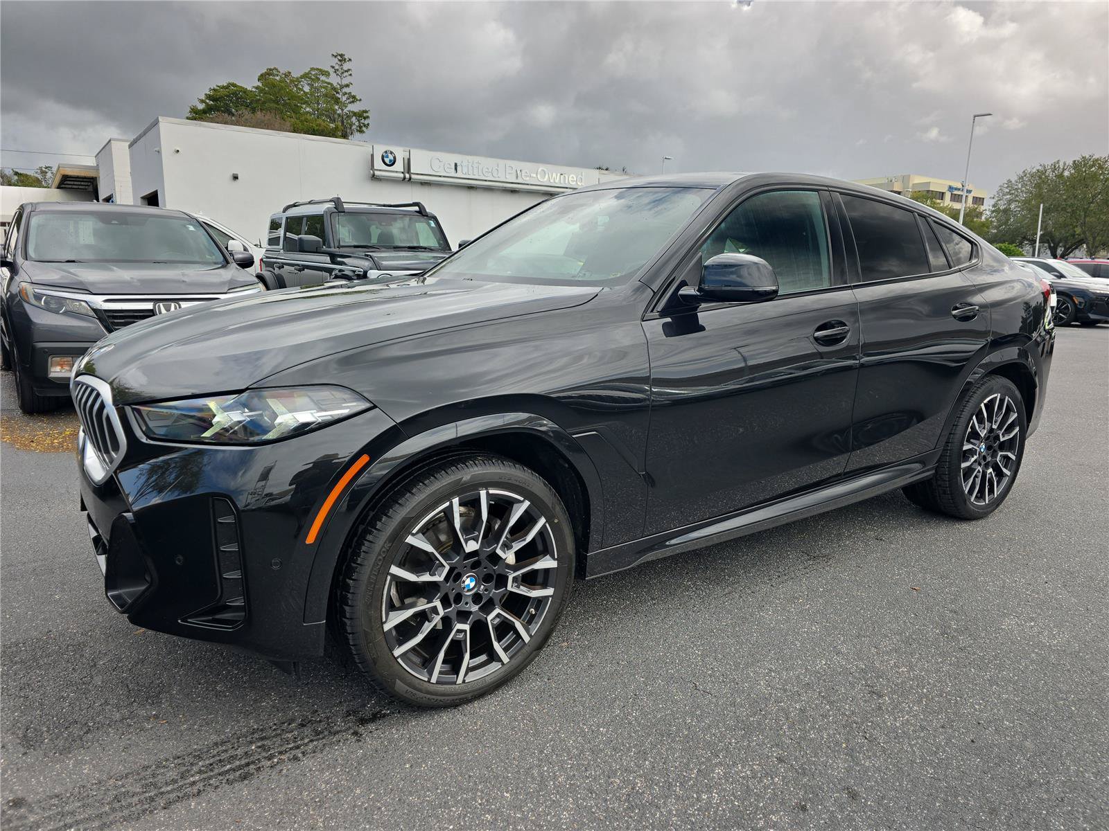 Certified 2024 BMW X6 xDrive40i AWD/4WD image 7