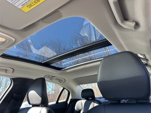 Certified 2025 Volvo S60 B5 Core image 19