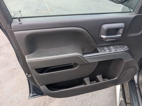 Used 2018 Chevrolet Silverado 1500 LT AWD/4WD image 19
