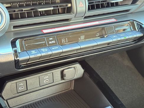 New 2026 Toyota Prius LE image 22