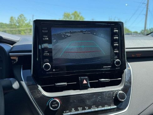 Used 2021 Toyota Corolla LE FWD image 20