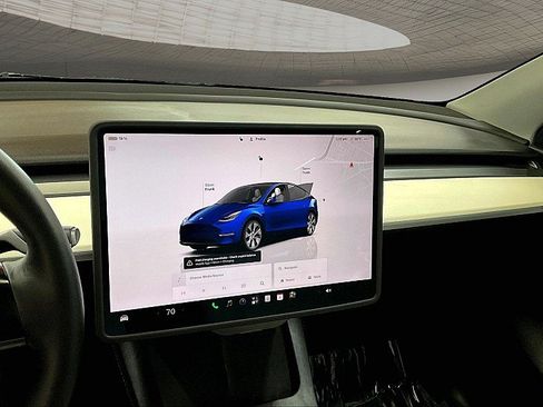 Used 2022 Tesla Model Y Long Range AWD/4WD image 18