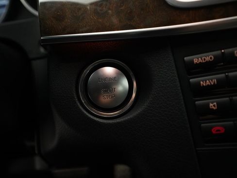 Used 2015 Mercedes-Benz E 350 4MATIC Sedan image 30