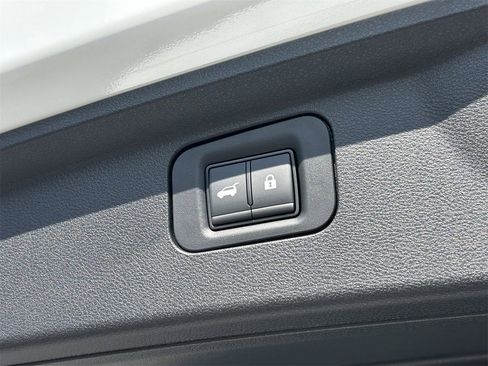 New 2026 INFINITI QX80 Luxe image 15