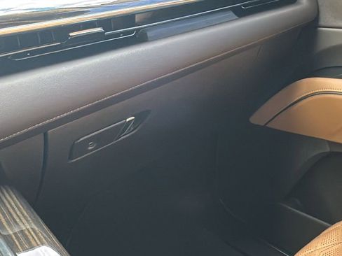 Certified 2022 Cadillac Escalade Sport w/ LPO, ONYX Package image 21