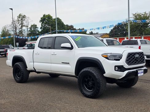 Used 2023 Toyota Tacoma TRD Off-Road w/ Technology Package AWD/4WD image 27