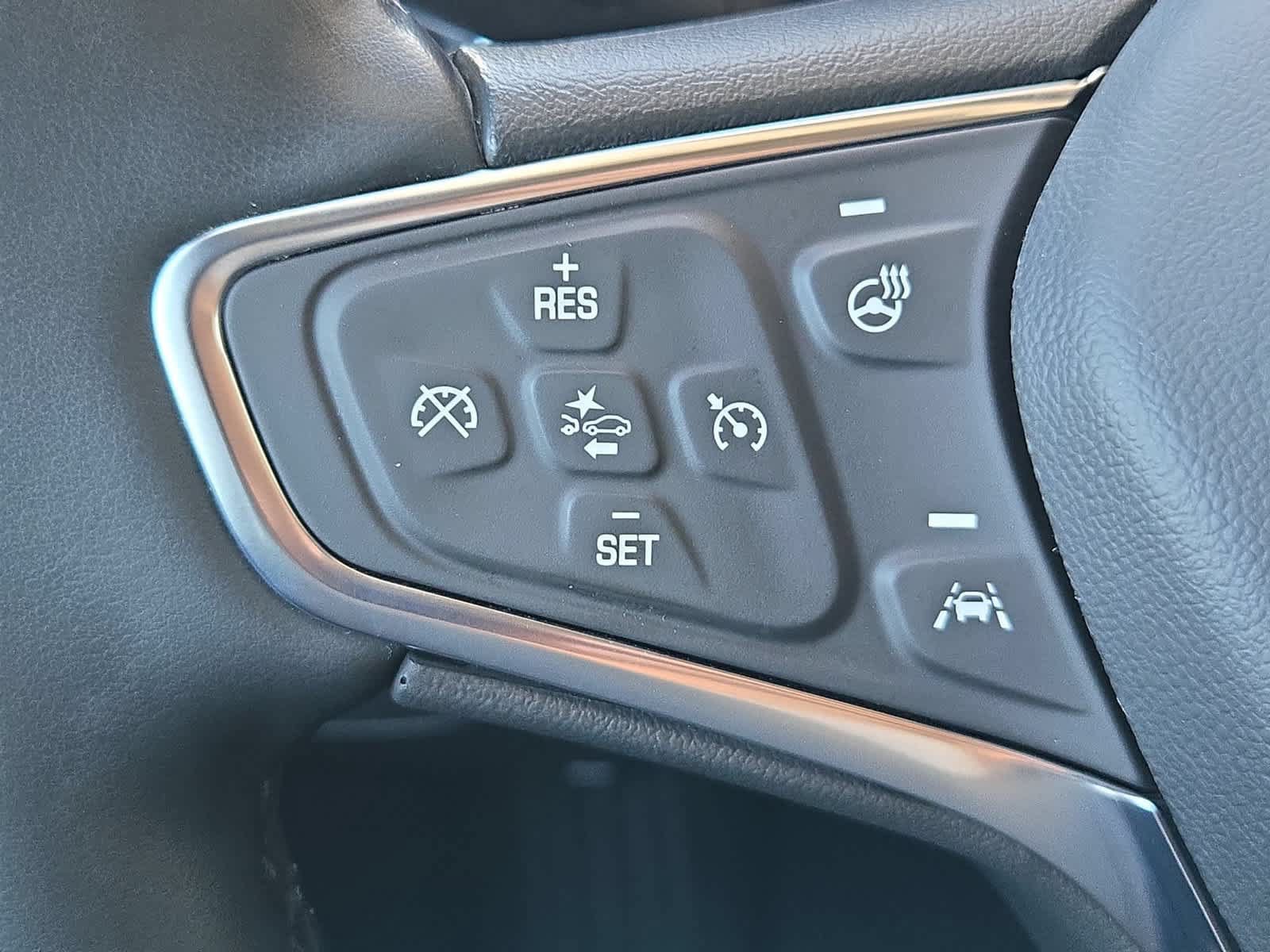 Used 2024 Chevrolet Equinox LT FWD image 23