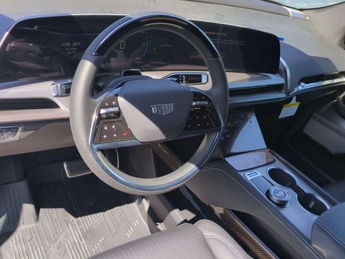 New 2026 Cadillac Vistiq Luxury w/ LPO, Floor Liner Package AWD/4WD image 6