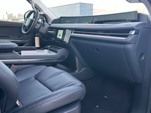 New 2025 Lincoln Navigator Reserve AWD/4WD image 30