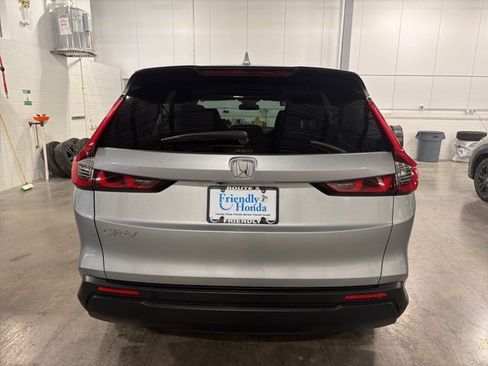 Used 2025 Honda CR-V EX image 4