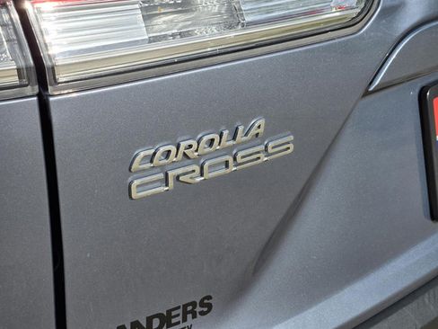 Used 2024 Toyota Corolla Cross LE FWD image 7