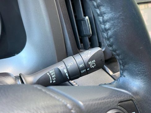 Used 2018 Toyota RAV4 XLE AWD/4WD image 37