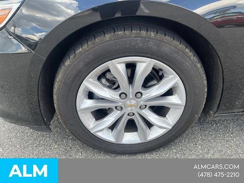 Used 2025 Chevrolet Malibu LT FWD image 3