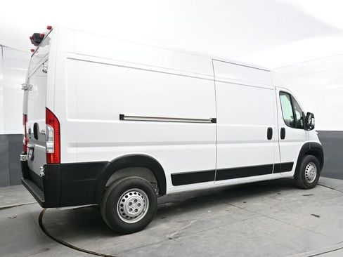 Used 2024 RAM ProMaster 2500 w/ Convenience Group FWD image 7