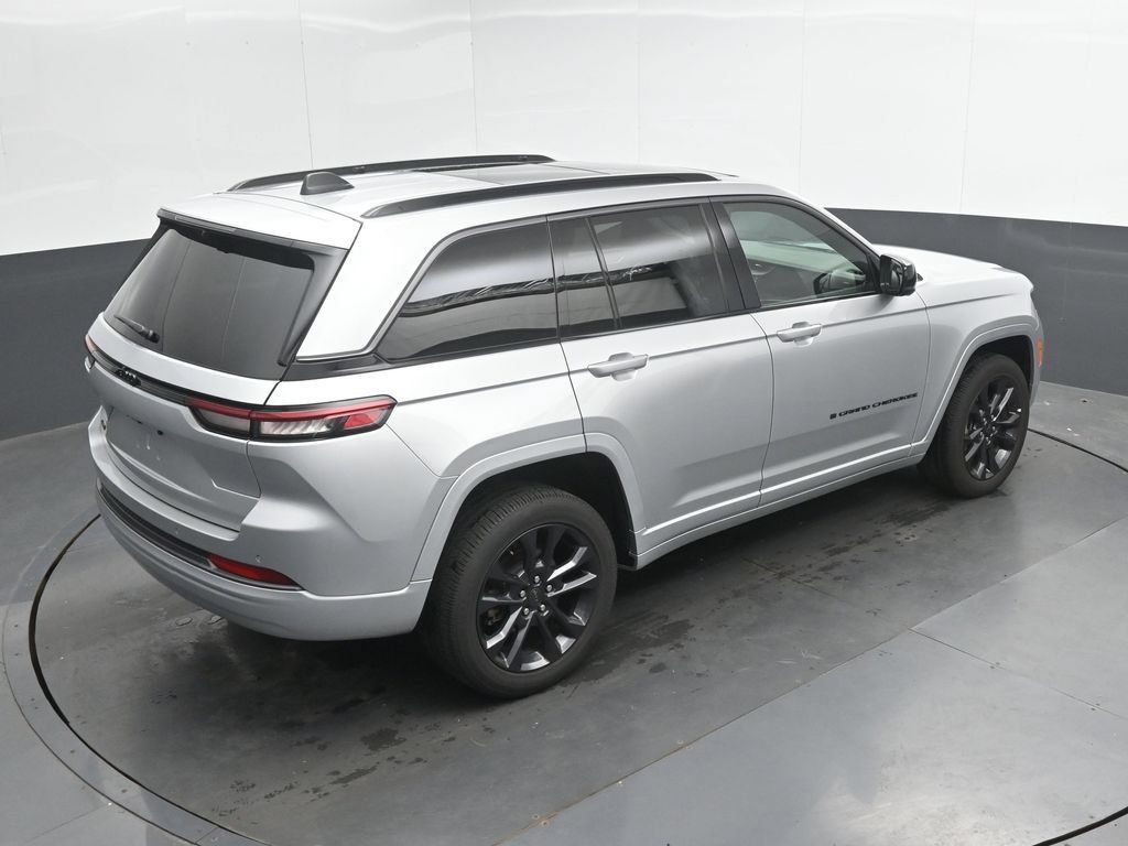 Used 2026 Jeep Grand Cherokee Limited AWD/4WD image 31