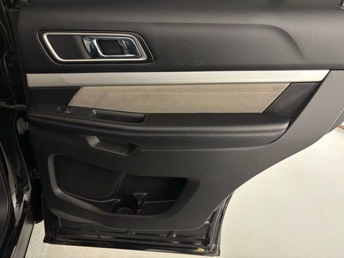 Used 2017 Ford Explorer XLT w/ Equipment Group 202A image 79