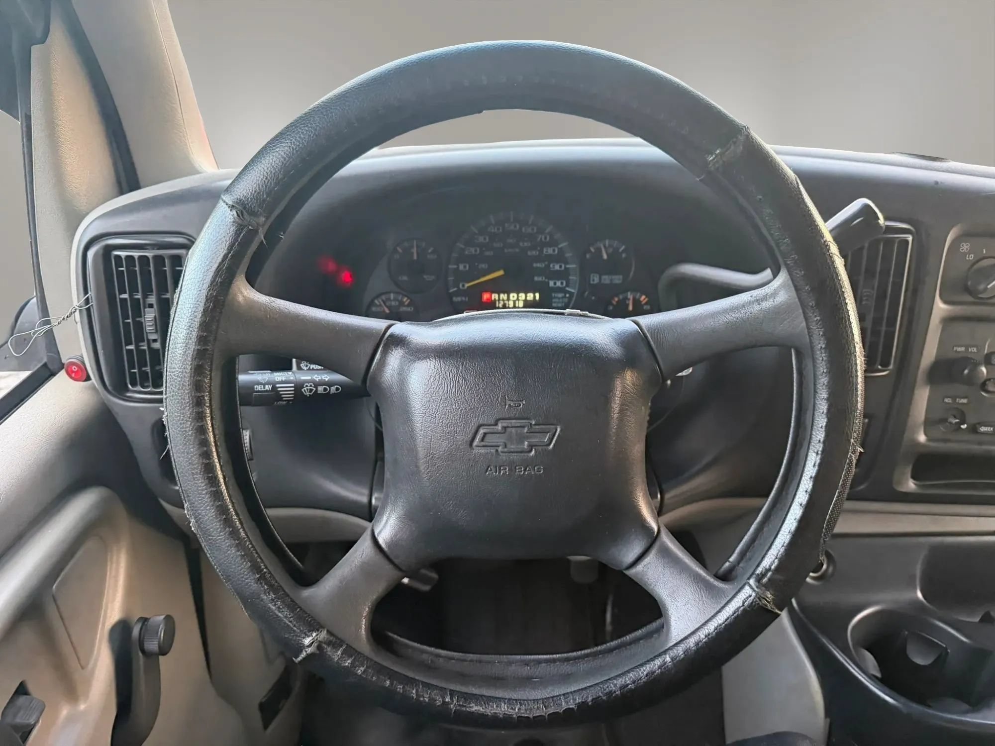 Used 2001 Chevrolet Express 2500 Passenger RWD image 12