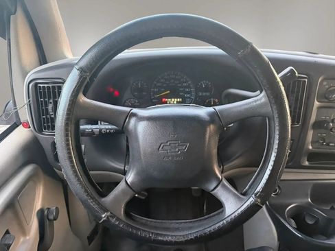 Used 2001 Chevrolet Express 2500 Passenger RWD image 12