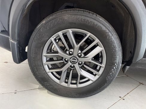 Used 2024 Nissan Rogue S AWD/4WD image 16