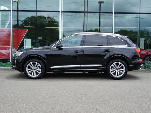 Certified 2025 Audi Q7 3.0T Premium Plus image 2