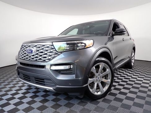 Used 2020 Ford Explorer Platinum w/ Premium Technology Package AWD/4WD image 2