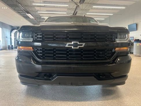Used 2018 Chevrolet Silverado 1500 Custom w/ Custom Value Package AWD/4WD image 2