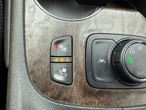 Used 2023 GMC Acadia Denali image 23